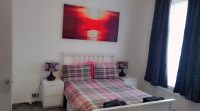 2 bed 1st floor Apartment-own entrance & parking